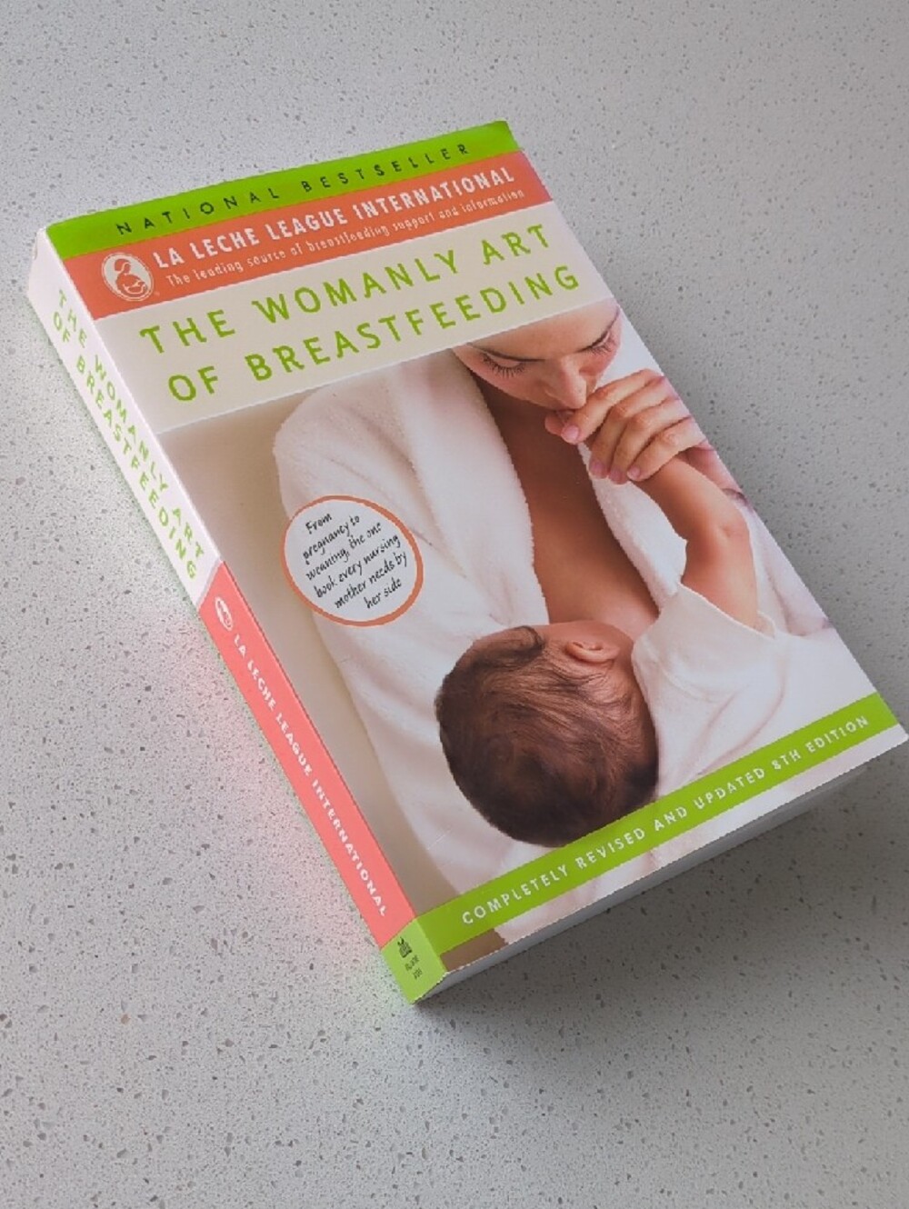 La Leche League International — The Womanly Art of Breastfeeding (Green & White) - Picture 8 of 9